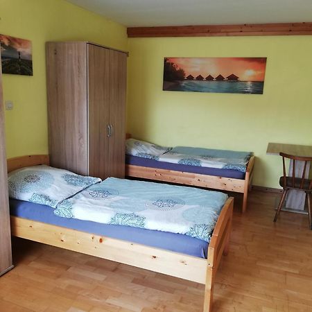 Wohnung Fuer Arbeiter Und Monteure Bis 6 Personen Amberg Exterior foto