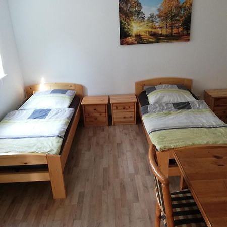 Wohnung Fuer Arbeiter Und Monteure Bis 6 Personen Amberg Exterior foto